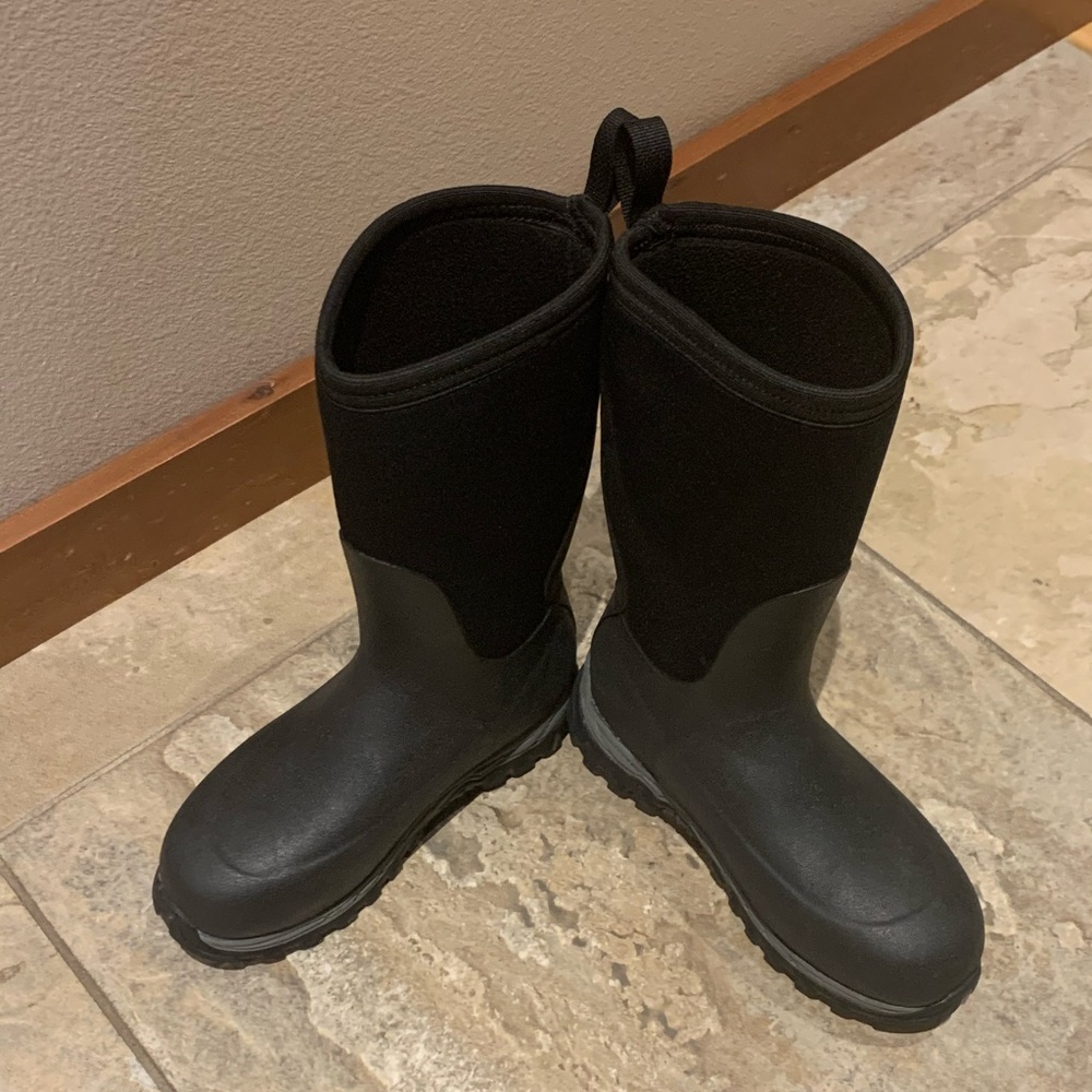 Boys Rugged Insulated Muck Boots